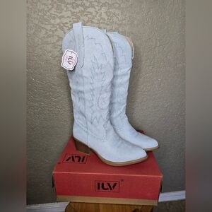 NIB! Ladies Sz 7.5 Cowboy Boots By ILV! Pale Powder Blue. BRIDAL!